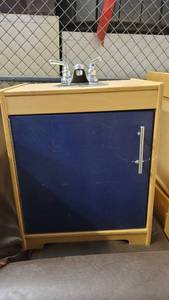 lot 1107 image: Child Size Vanity Sink - Blue
