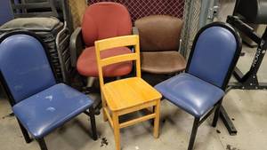 lot 1140 image: Lot of Assortment of Office Chairs