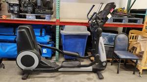lot 1144 image: Life Fitness 95X Eliptical