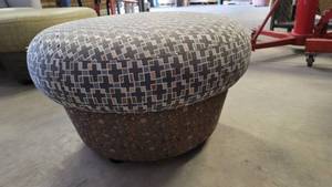 lot 1152 image: Geometic Pattern Round Foot Rest