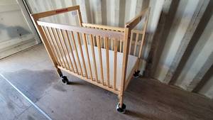 lot 1216 image: Evacuation Crib