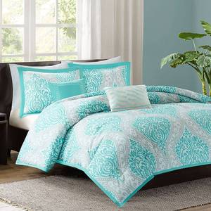 lot 56006 image: Sabrina Comforter Set by Intelligent Design