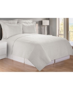 lot 56085 image: Jacqueline Matelasse Quilt (Shams Not Included) Retail$184.99