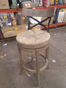 lot 56160 image: Fancy Swiveling Barstool