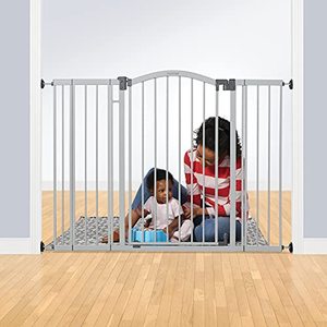lot 35616 image: Summer Infant Extra Tall & Extra Wide Safety Gate, 29.5 - 53 Inch Wide & 38 Tall, for Doorways & Stairways, with Auto-Close & Hold-Open, Grey