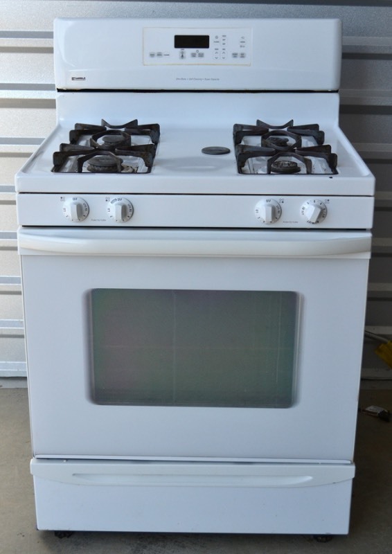 lot 1001 image: Kenmore Stove Top Oven