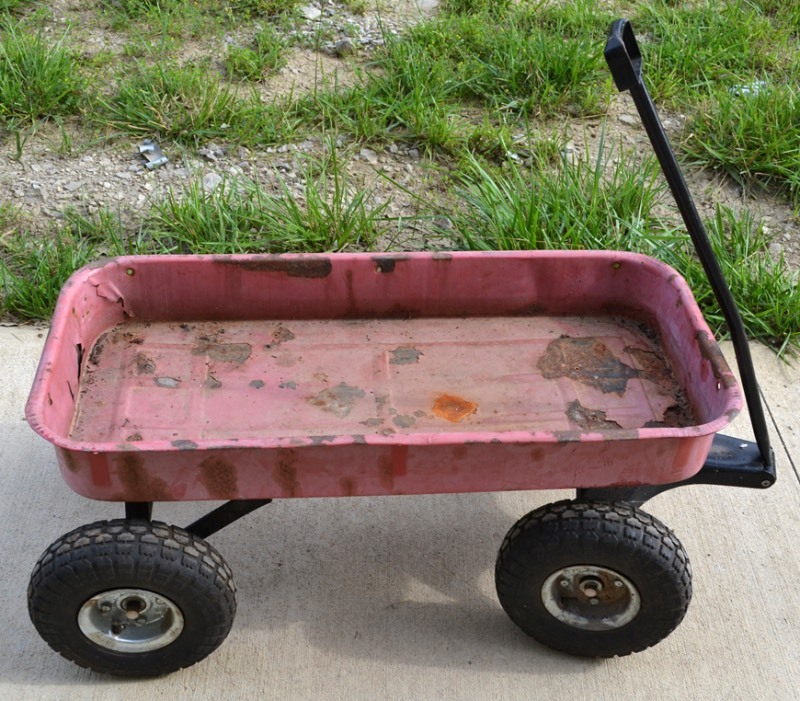 lot 1021 image: Red Wagon