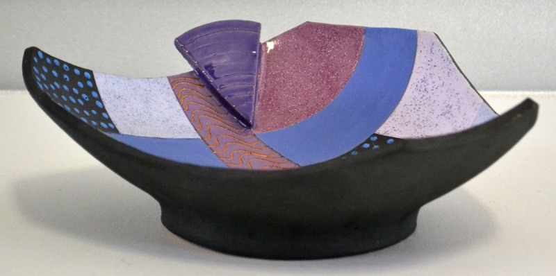 lot 1044 image: Handmade Pottery