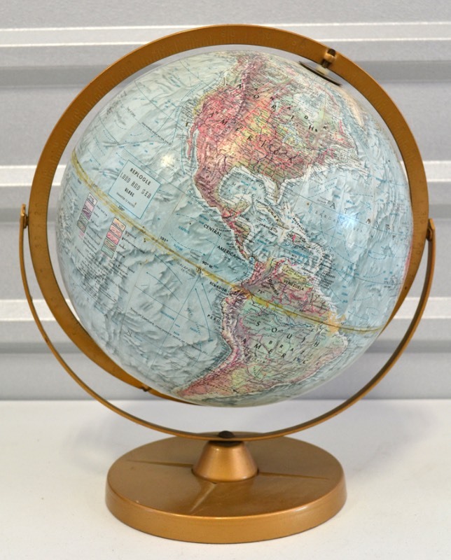 lot 1045 image: Globe