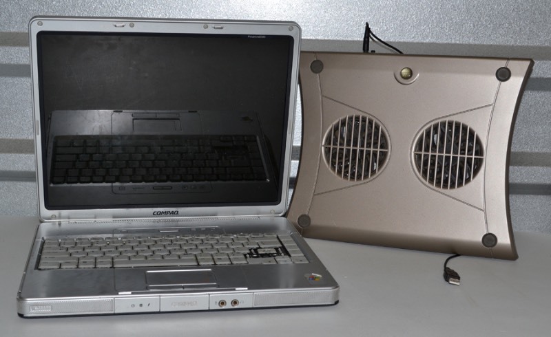 lot 1085 image: Laptop and Cooling Station