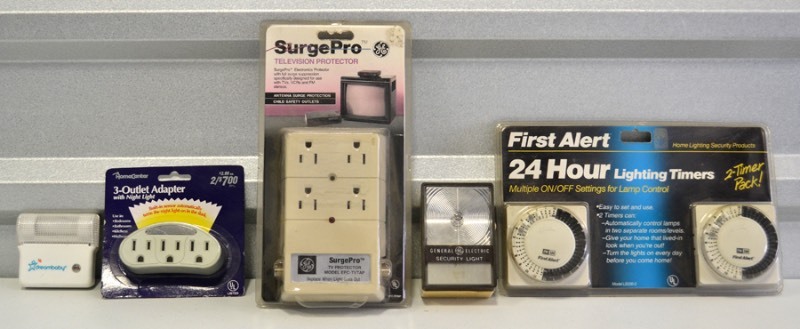 lot 1086 image: Adapters and Timers