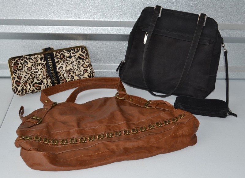 lot 1116 image: 3 Handbags