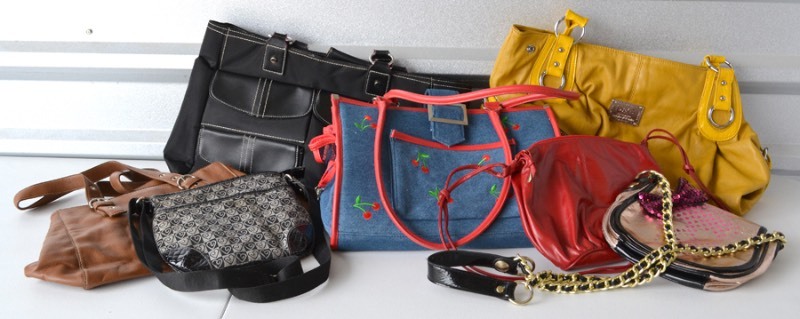 lot 1119 image: Handbags Lot 2