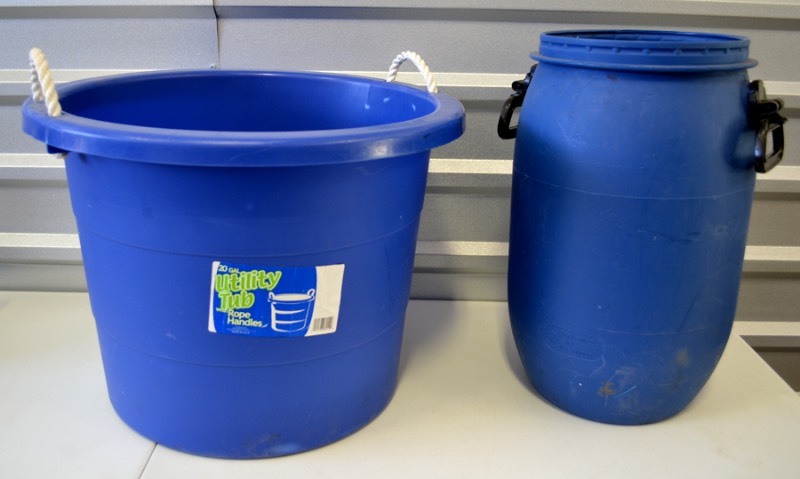 lot 1126 image: Utility Tubs