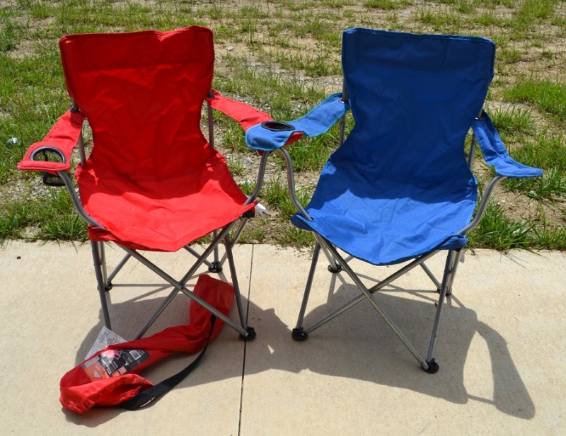 lot 1131 image: Folding Canvas Chairs