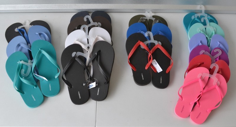 lot 1133 image: Flip Flops