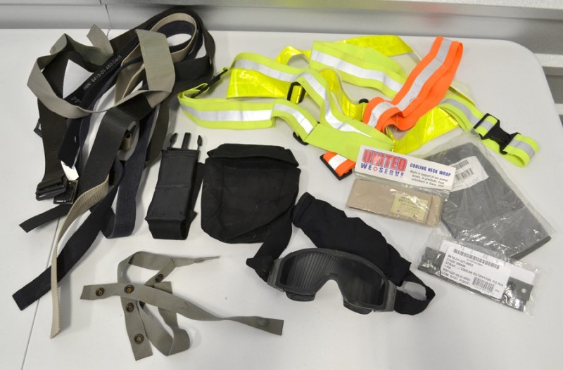 lot 1137 image: ESS Goggles, Belts, Reflector Straps