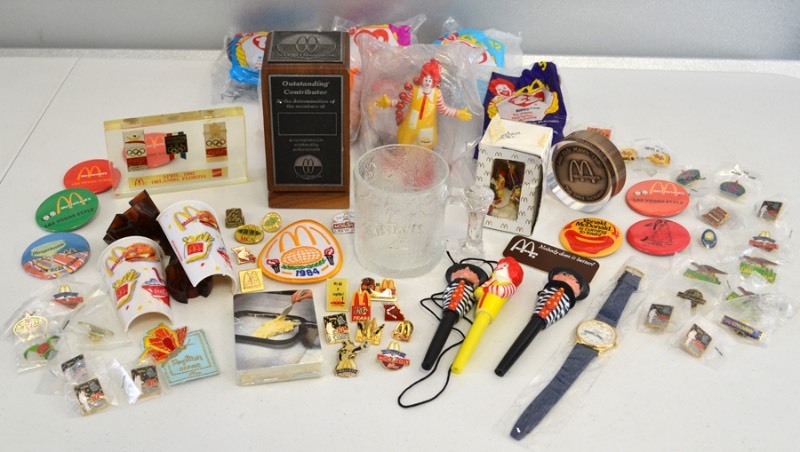 lot 1167 image: McDonalds Collectible Items