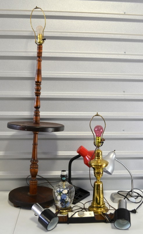 lot 1169 image: Vintage Lamps