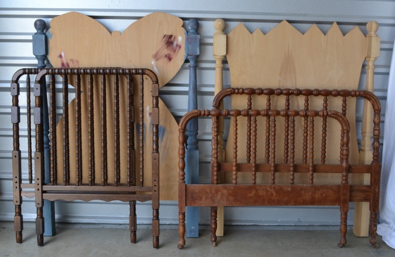 lot 1181 image: Headboards