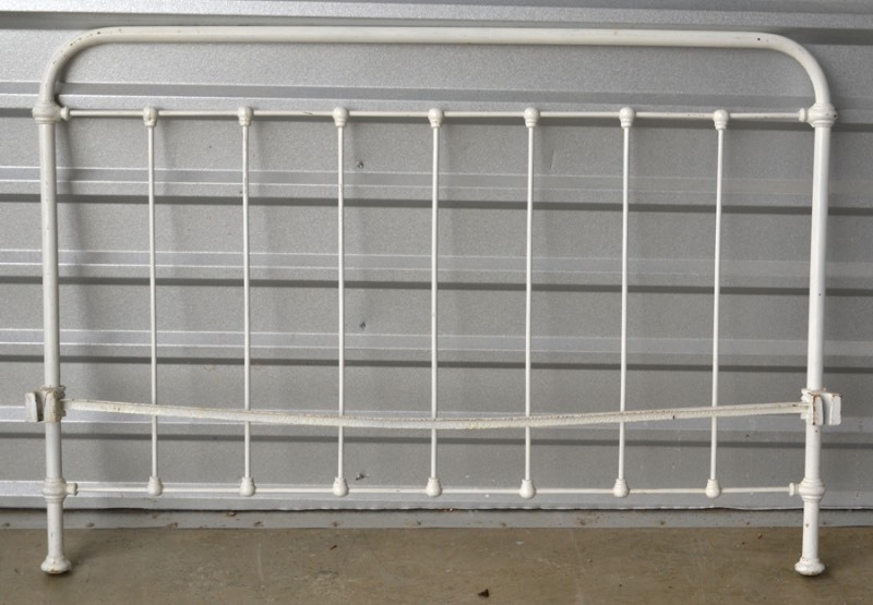 lot 1182 image: Old White Cast Iron Headboard