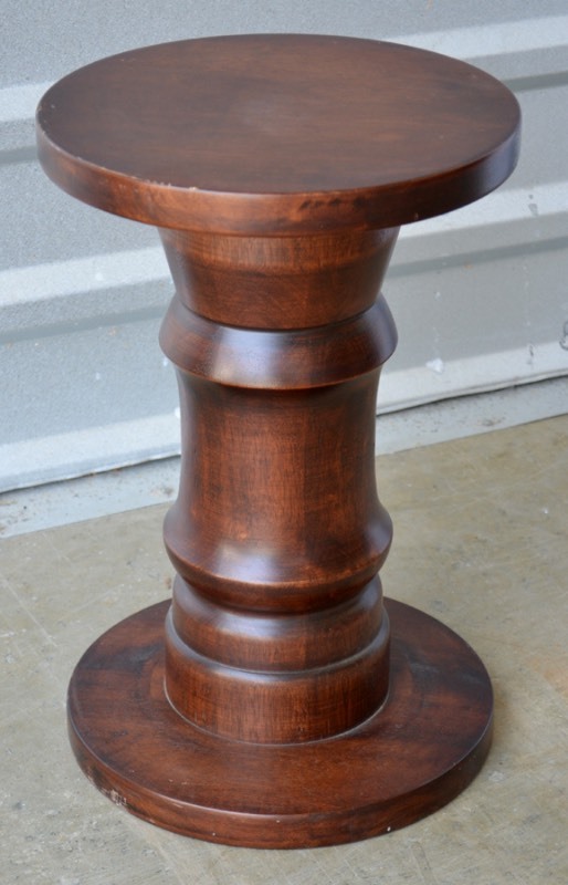 lot 1184 image: Pedestal