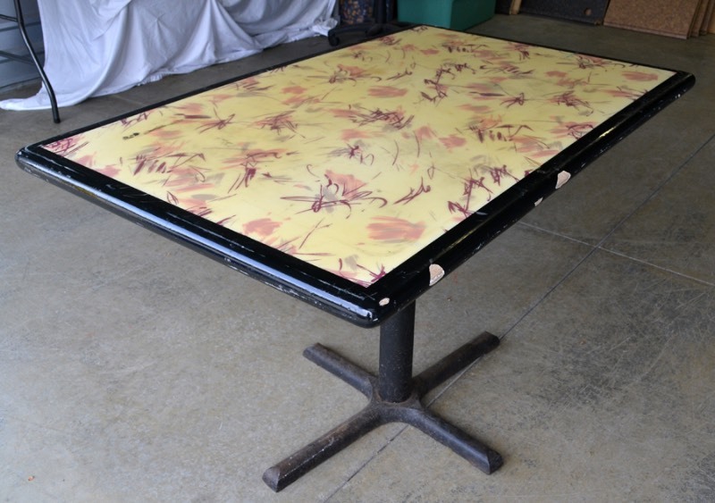 lot 1189 image: Funky Top Dining Table