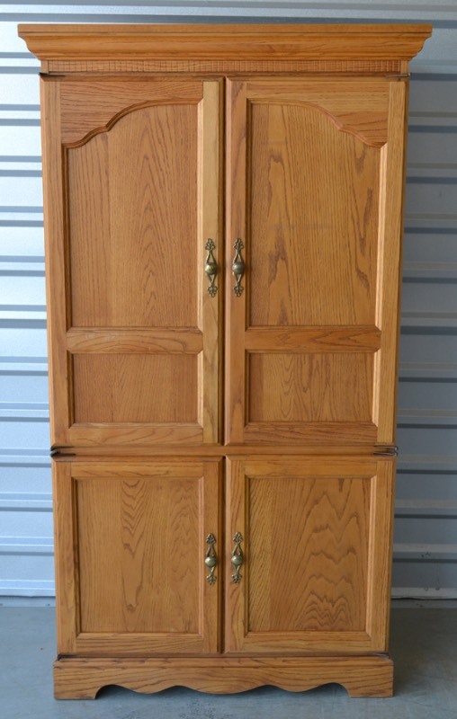 lot 1200 image: Entertainment Armoire