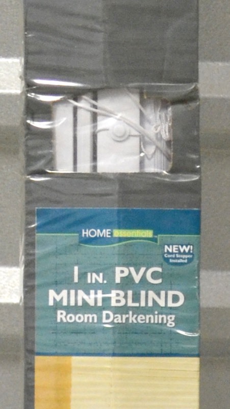 lot 1202 image: White Blinds
