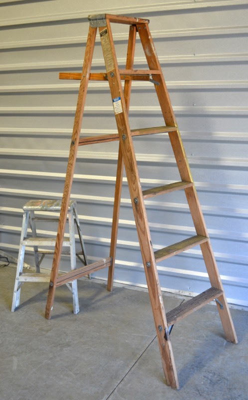 lot 2001 image: Ladders