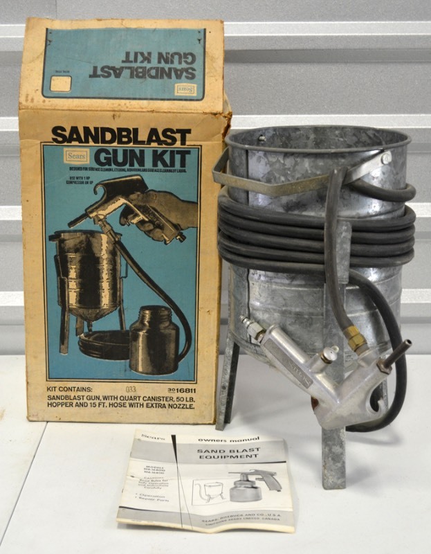 lot 2002 image: Vintage Sand Blast Gun Kit