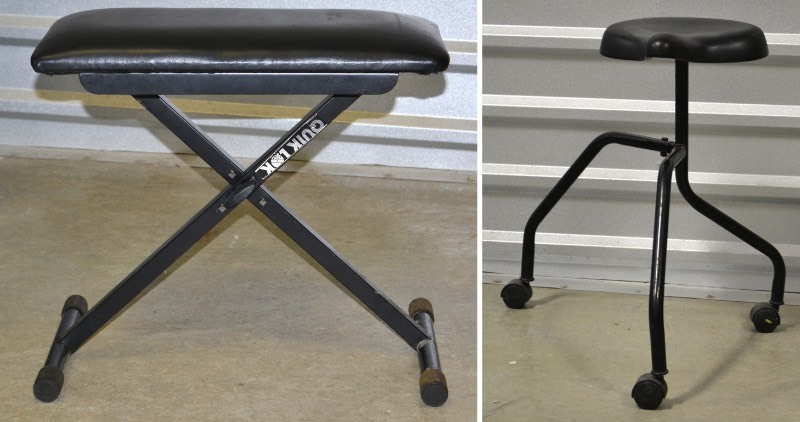 lot 2005 image: 2 Stools
