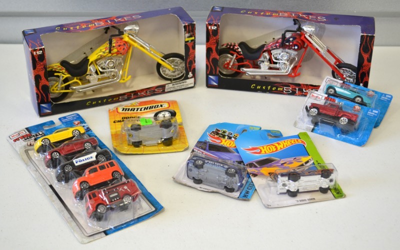 lot 2039 image: Custom Bikes and Toy Cars