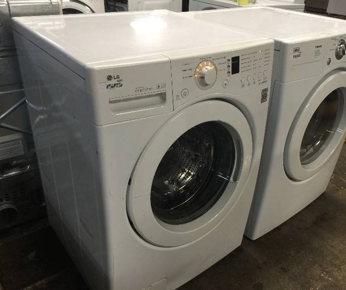 lot 8289 image: LG 27 Inch Front Load Washer with 3.5 cu. ft. Large Capacity, 7 Washing Cycles