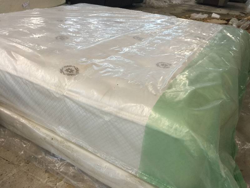 lot 8001 image: SEALY POSTUREPEDIC ARTESIA HD CUSHION FIRM KING MATTRESS
