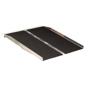 lot 2555 image: Portable Singlefold Ramp