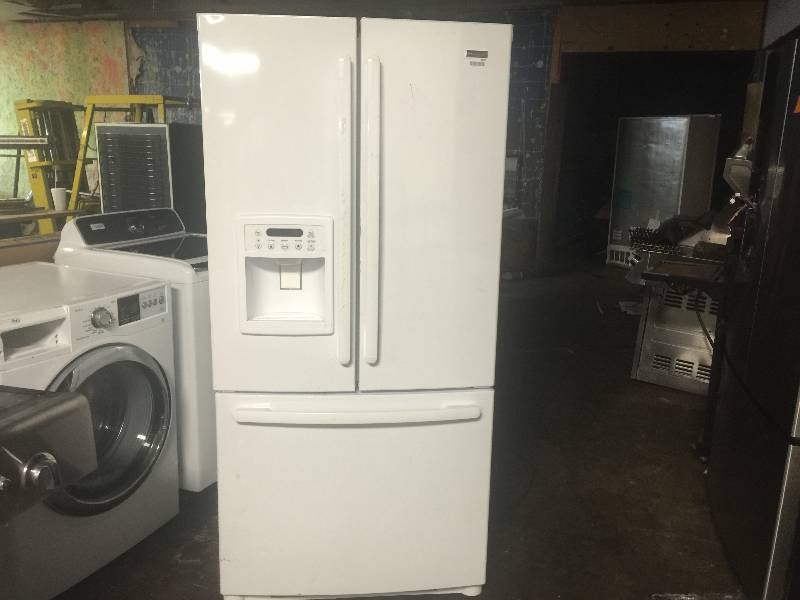 lot 8399 image: Kenmore 23.0 cu. ft. French-Door Bottom Freezer Refrigerator (7840)