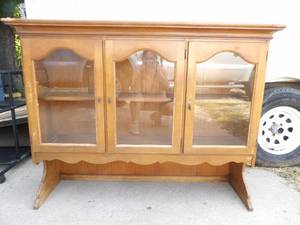 lot 1520 image: Nice Hutch Top
