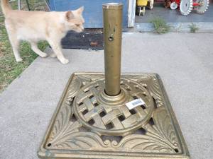 lot 1522 image: Cast Iron Umbrella Stand Heavy