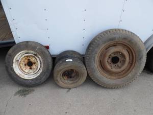 lot 1525 image: Tires & Wheels