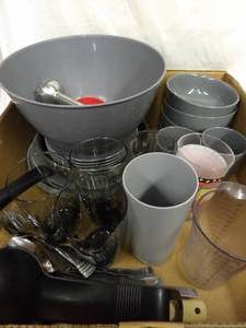 lot 1544 image: Misc. Kitchen