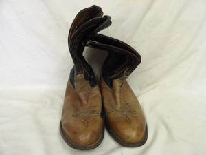 lot 1562 image: Tony Lama Boots