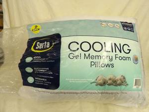 lot 1583 image: 2 Pillows NEW