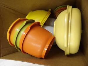 lot 1625 image: Vintage Tupperware