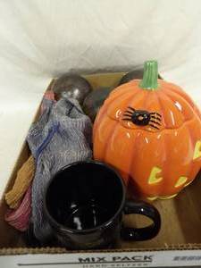 lot 1640 image: Pumpkin, Wine Gift Bags, Coffe Cup, Wine Bags