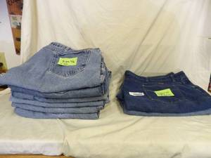 lot 1677 image: 8 pairs Wrangler Jeans