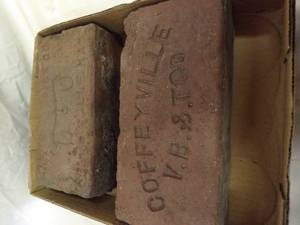 lot 1678 image: Collectible Bricks