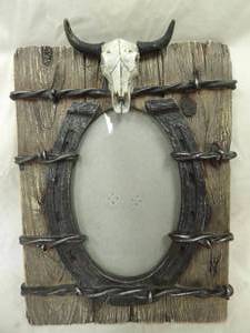 lot 1684 image: Horseshoe Pictures Frame Resin