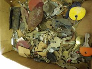 lot 1687 image: Misc. Keys