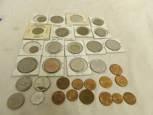 lot 1697 image: Foreign Coins
